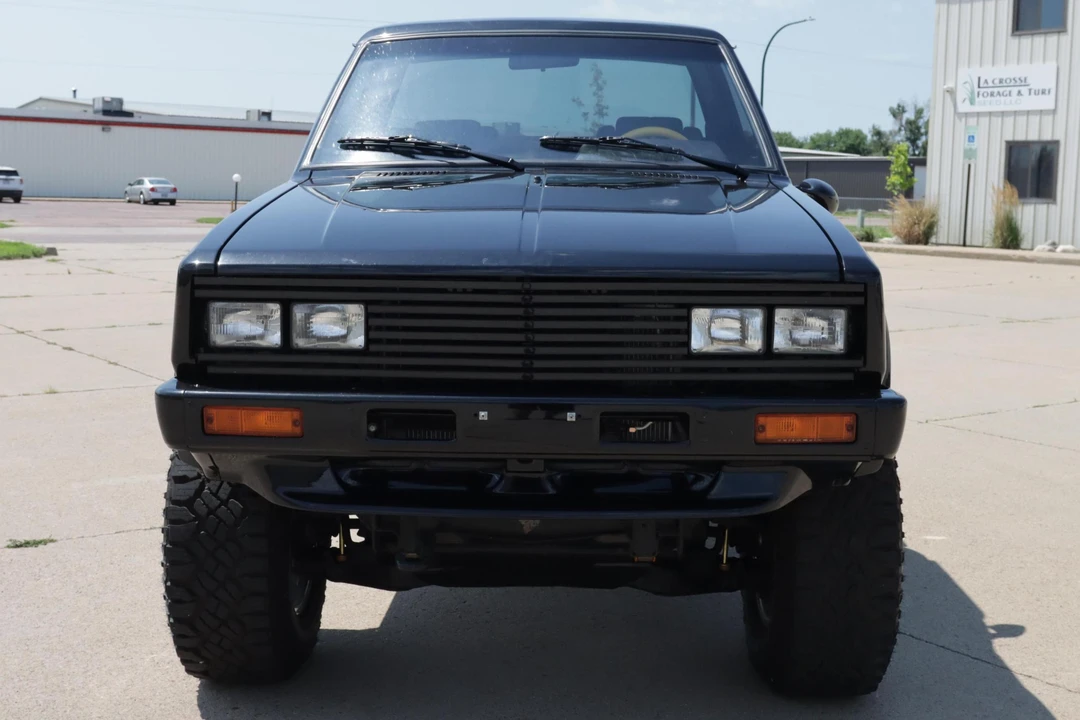 1984 Nissan - Image 2 of 31