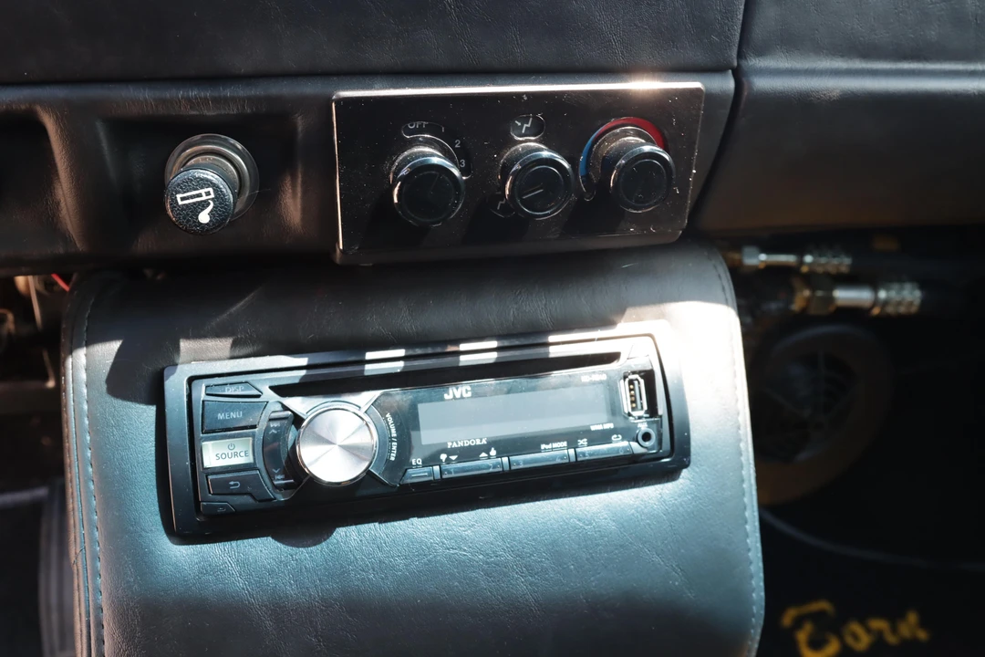 1984 Nissan - Image 28 of 31
