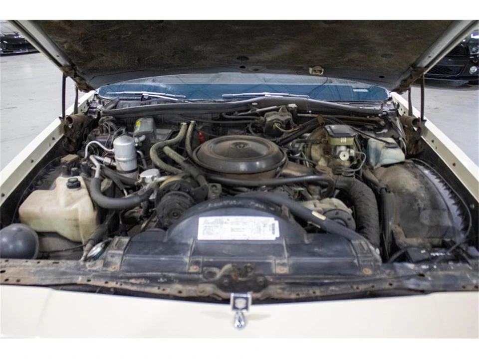 1984 Oldsmobile 98 - Image 16 of 31