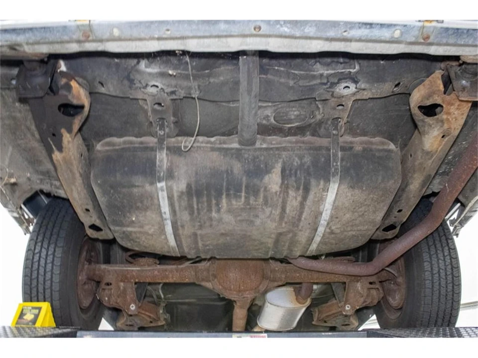 1984 Oldsmobile 98 - Image 17 of 31