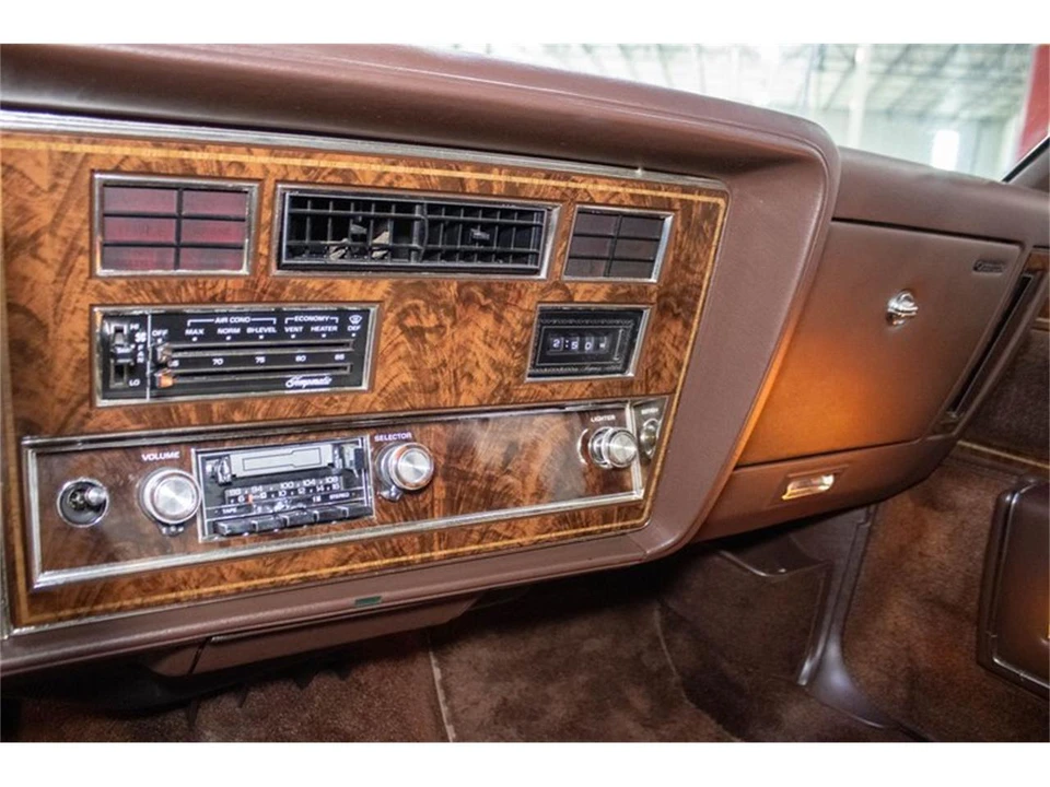 1984 Oldsmobile 98 - Image 13 of 31