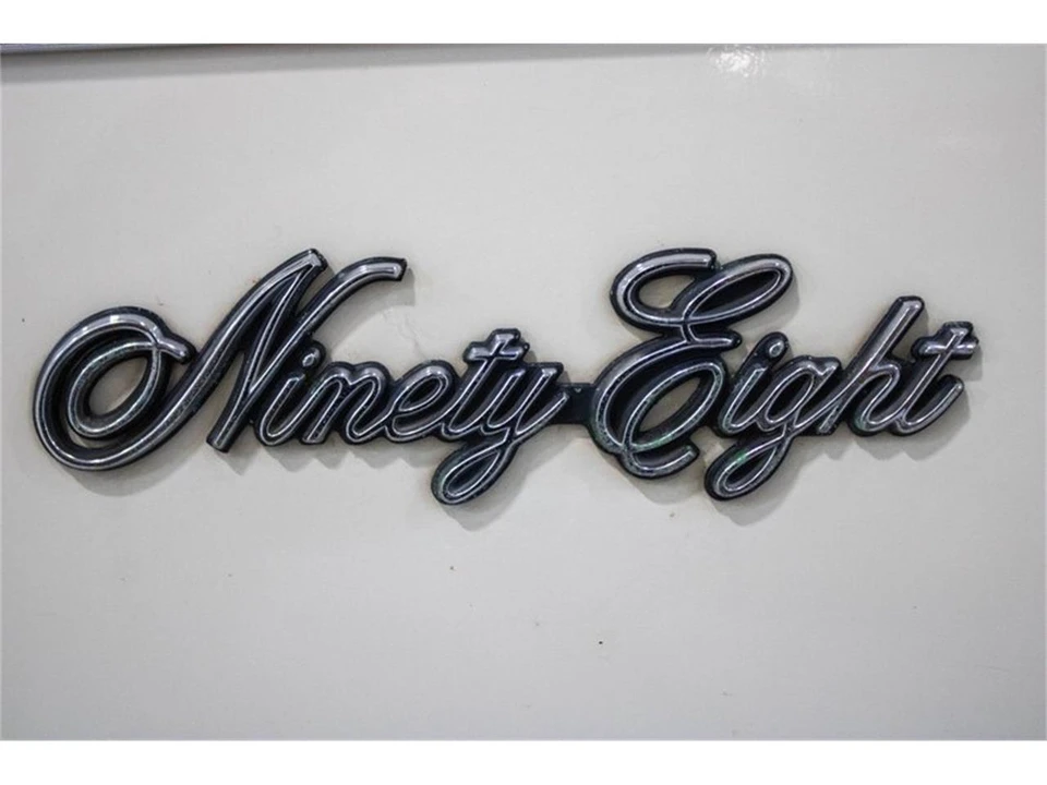 1984 Oldsmobile 98 - Image 24 of 31