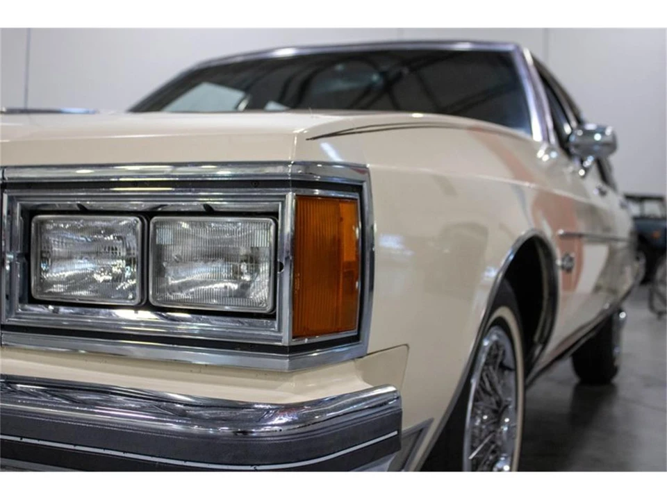 1984 Oldsmobile 98 - Image 30 of 31