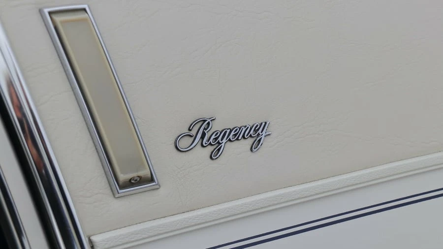1984 Oldsmobile 98 - Image 19 of 21