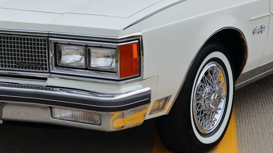 1984 Oldsmobile 98 - Image 20 of 21