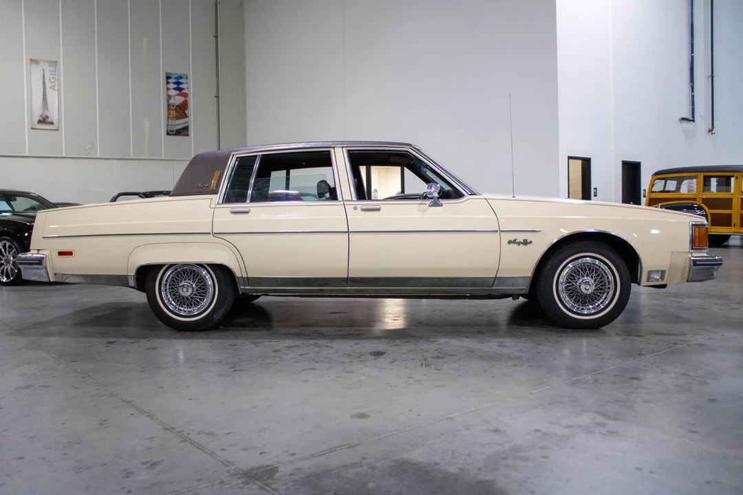 1984 Oldsmobile 98 - Image 7 of 21