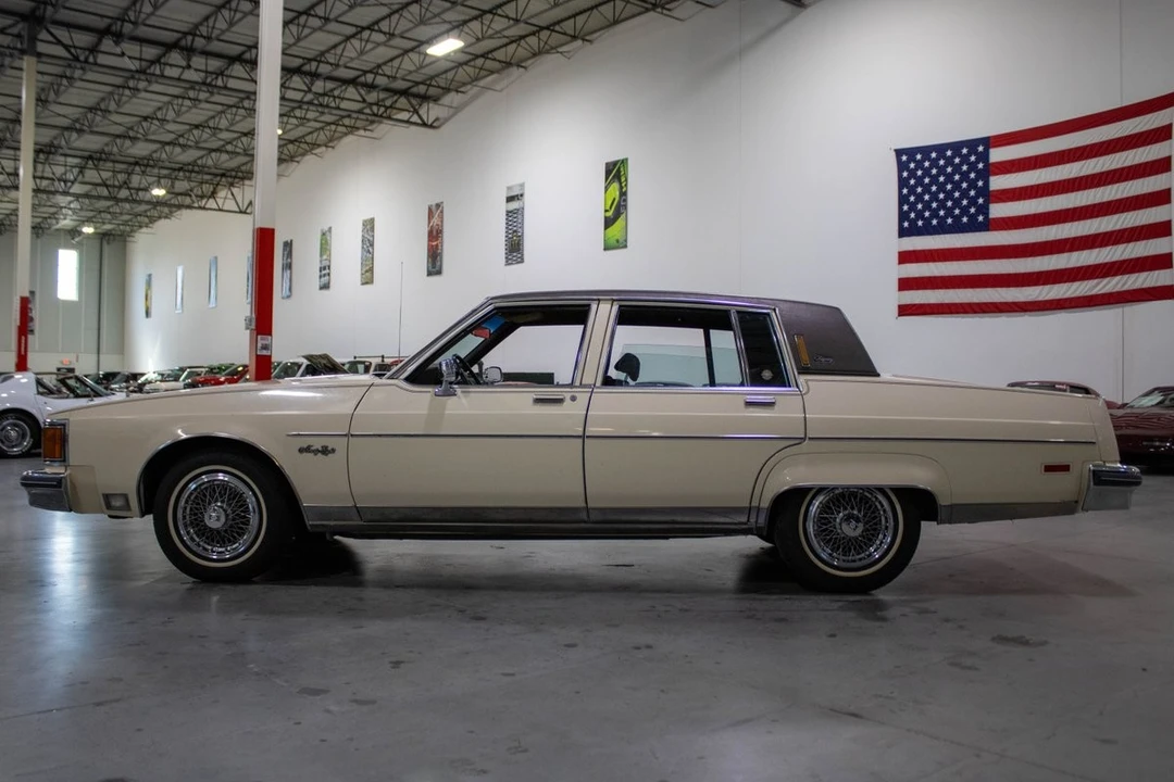 1984 Oldsmobile 98 - Image 3 of 12