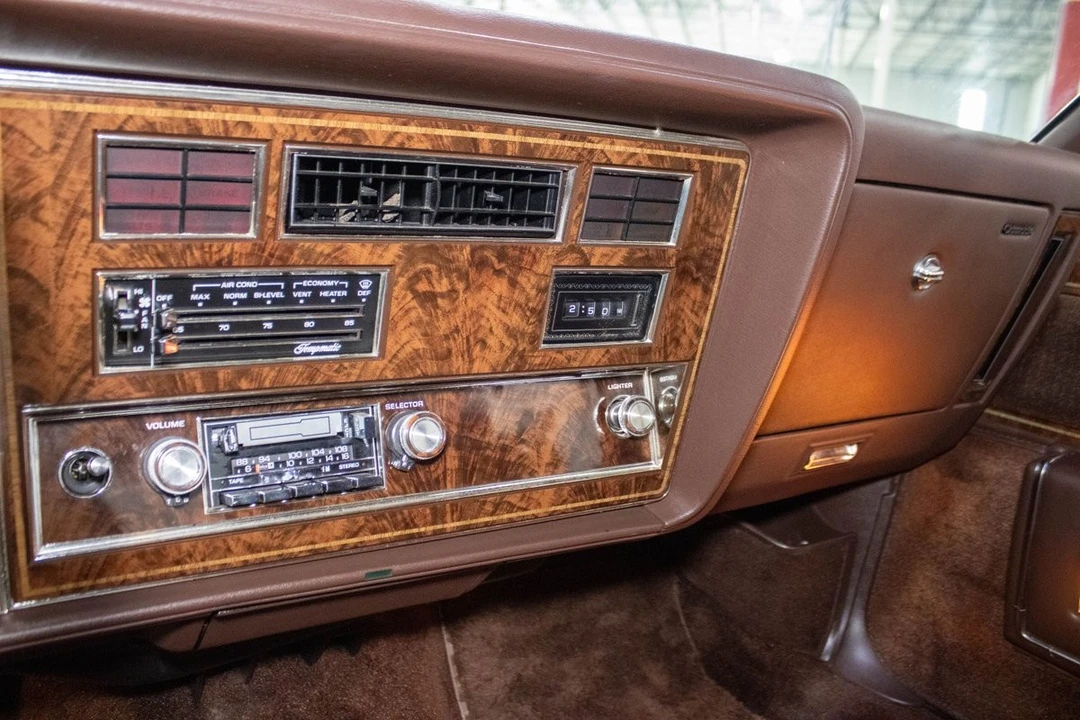 1984 Oldsmobile 98 - Image 13 of 21