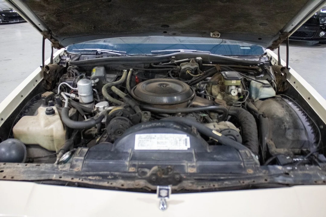 1984 Oldsmobile 98 - Image 16 of 21