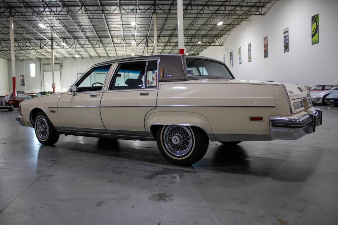1984 Oldsmobile 98 - Image 4 of 12