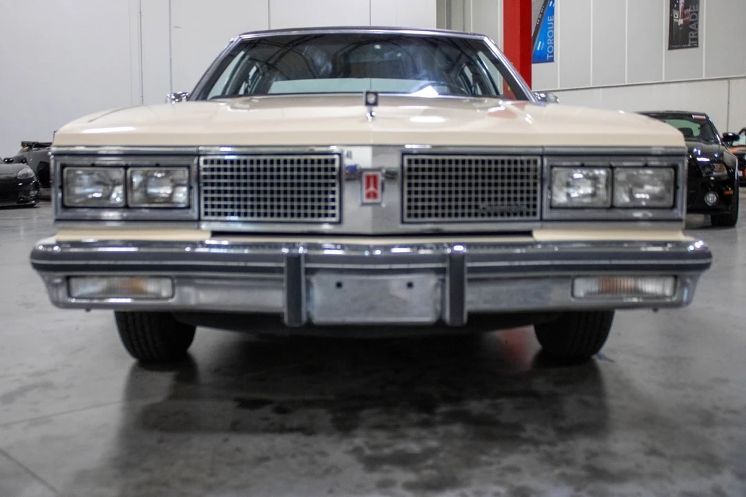 1984 Oldsmobile 98 - Image 9 of 21