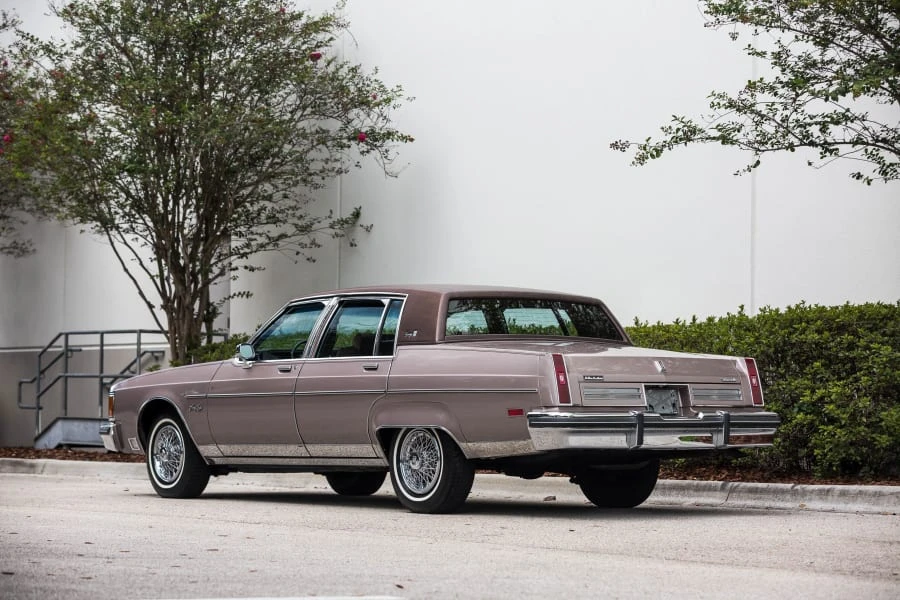 1984 Oldsmobile 98 - Image 2 of 12