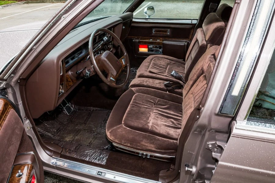 1984 Oldsmobile 98 - Image 4 of 12