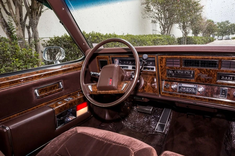 1984 Oldsmobile 98 - Image 3 of 12