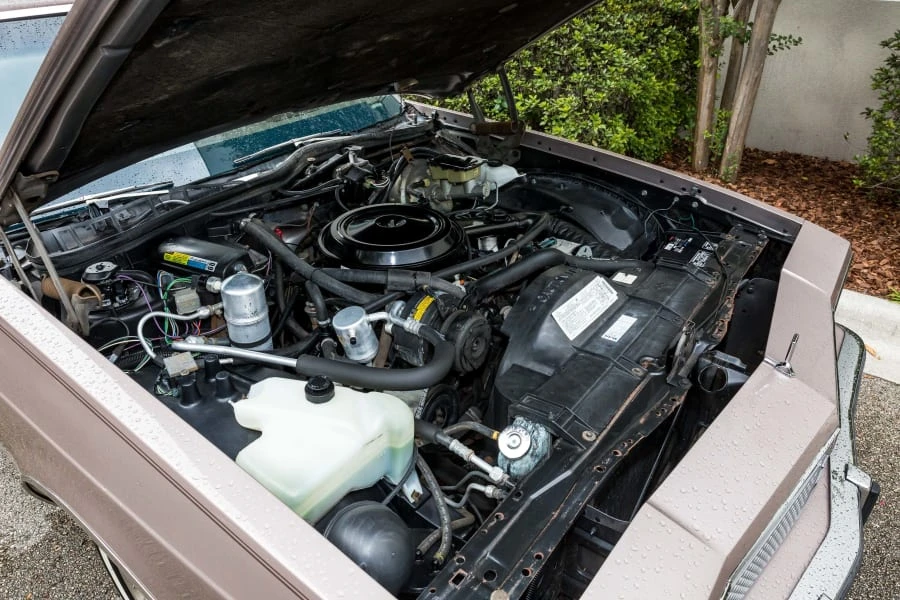 1984 Oldsmobile 98 - Image 8 of 12