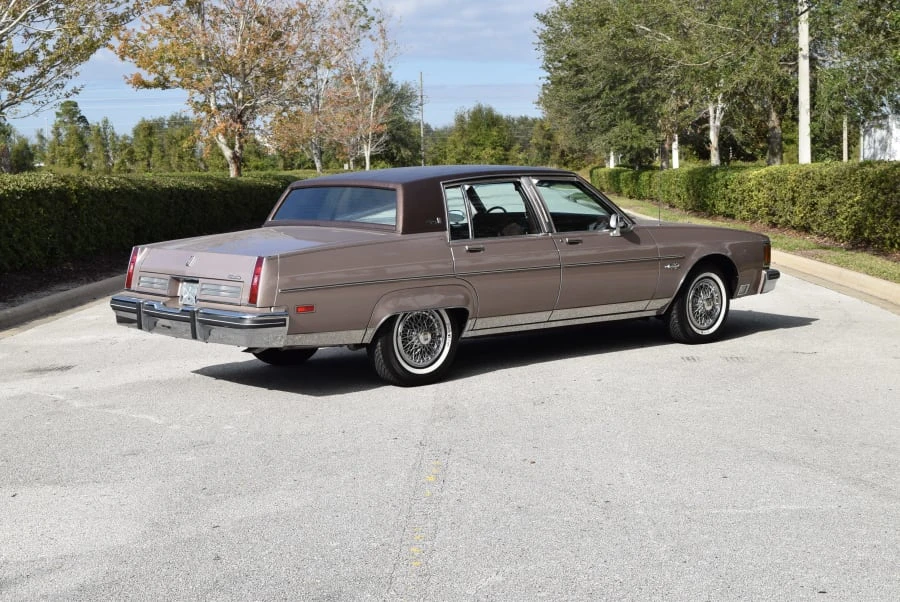 1984 Oldsmobile 98 - Image 2 of 11