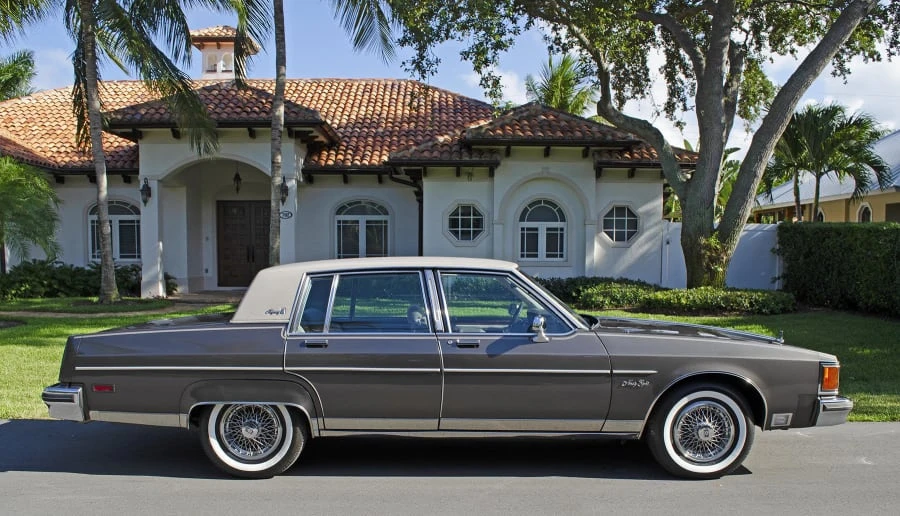 1984 Oldsmobile 98 - Image 10 of 12