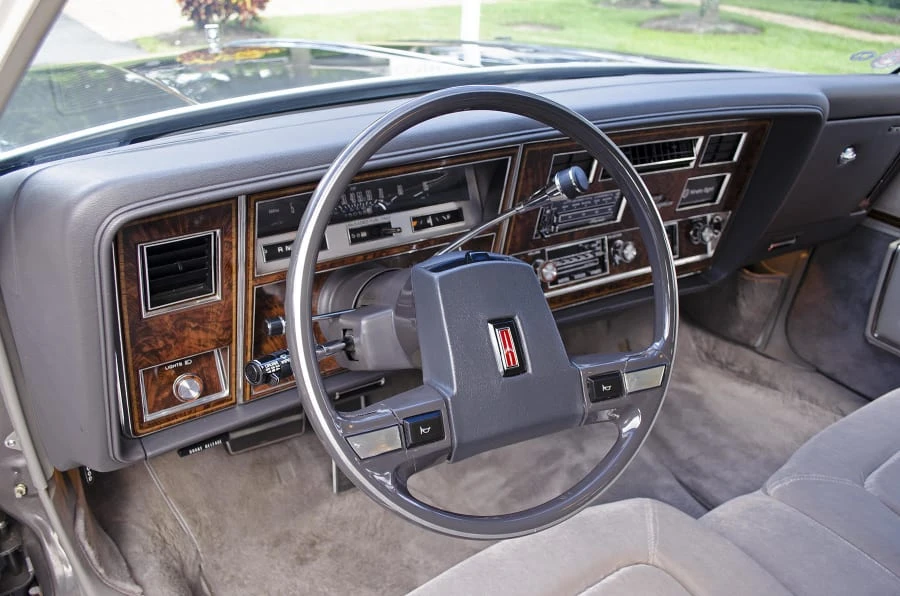 1984 Oldsmobile 98 - Image 4 of 12