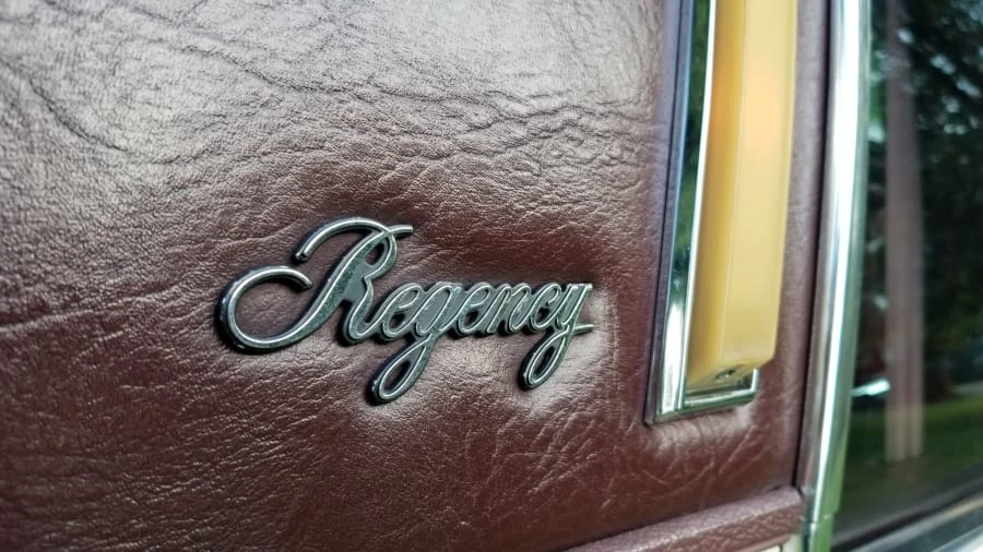 1984 Oldsmobile 98 - Image 7 of 12