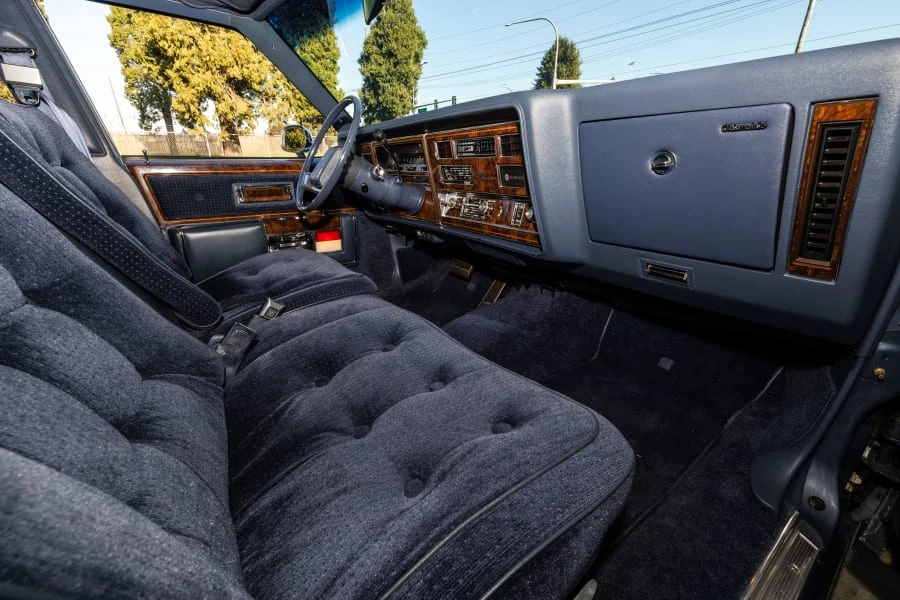 1984 Oldsmobile 98 - Image 25 of 31