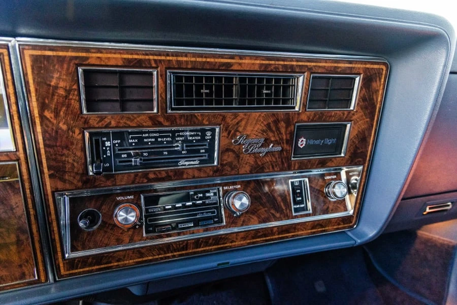 1984 Oldsmobile 98 - Image 22 of 31