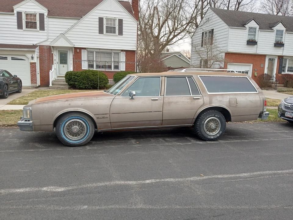 1984 Oldsmobile Custom Cruiser - Image 13 of 16