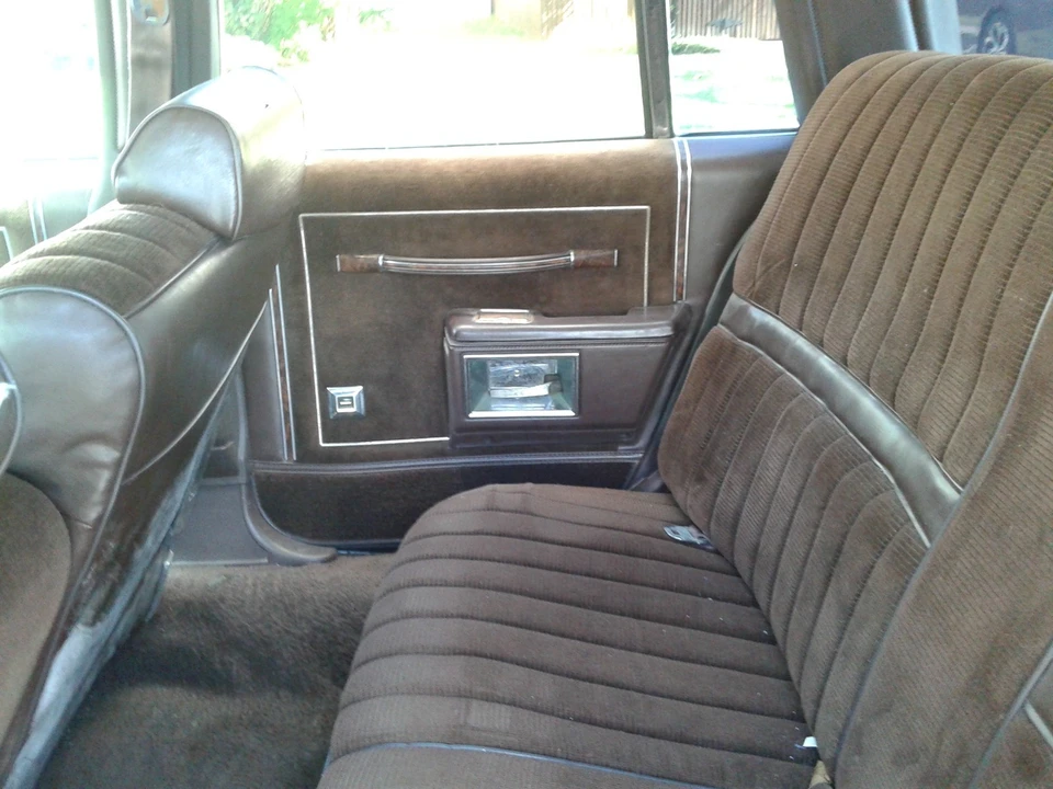 1984 Oldsmobile Custom Cruiser - Image 17 of 17