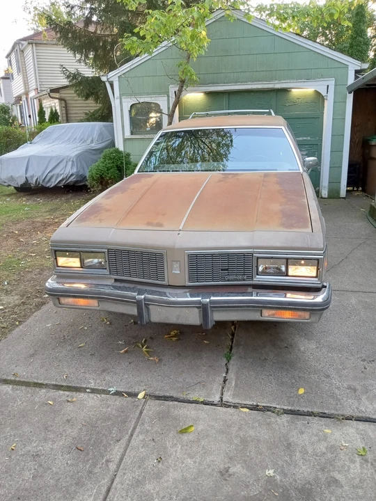 1984 Oldsmobile Custom Cruiser - Image 2 of 16