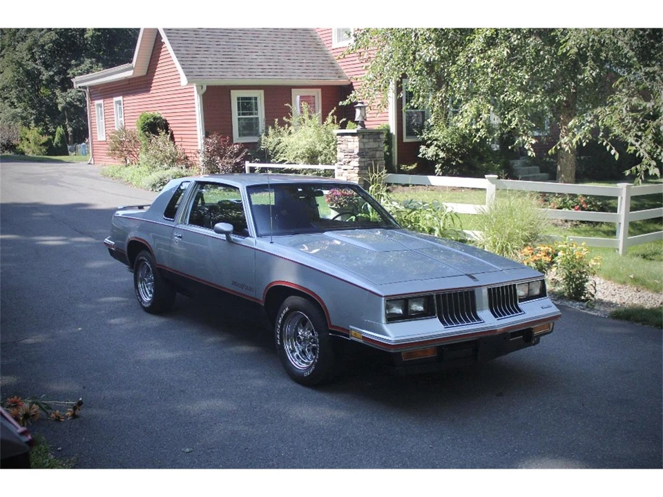 1984 Oldsmobile Cutlass 5th Gen - Image 11 of 31