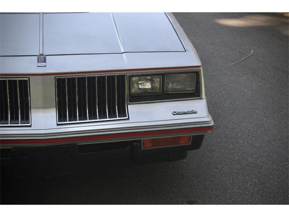 1984 Oldsmobile Cutlass 5th Gen - Image 14 of 31
