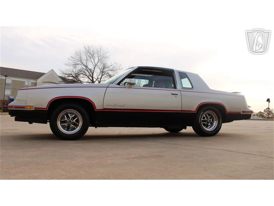 1984 Oldsmobile Calais - Image 16 of 31