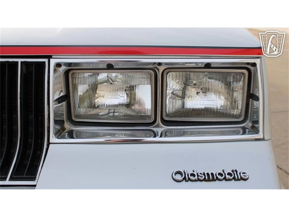 1984 Oldsmobile Calais - Image 31 of 31