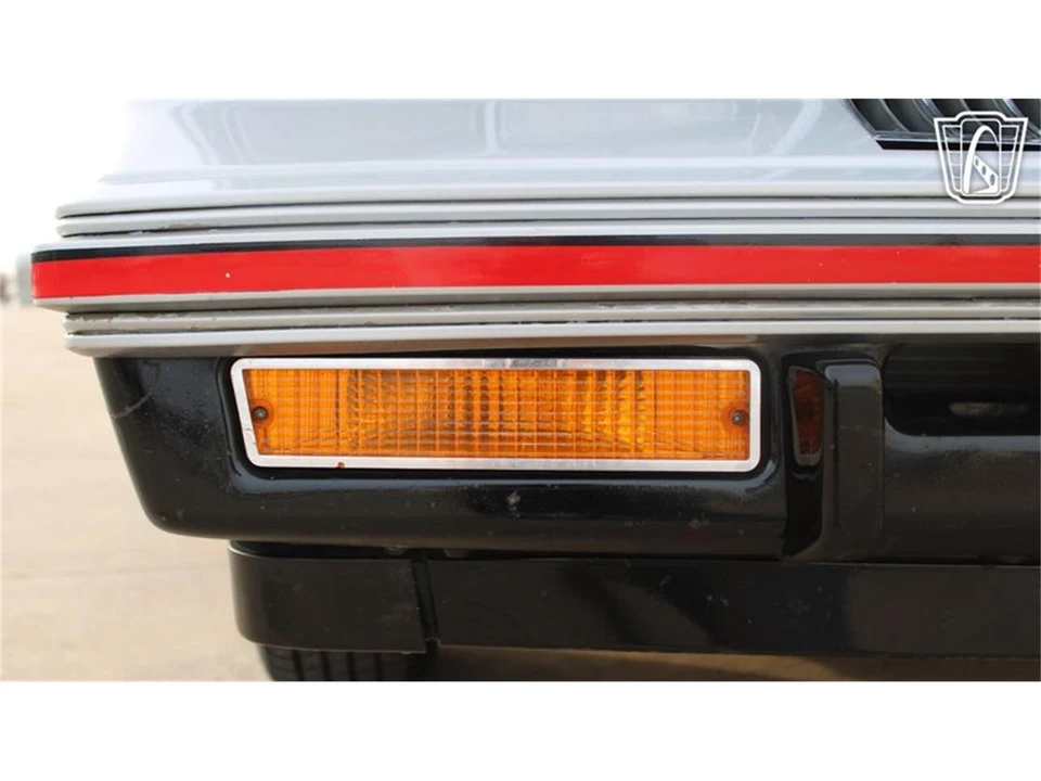 1984 Oldsmobile Calais - Image 28 of 31