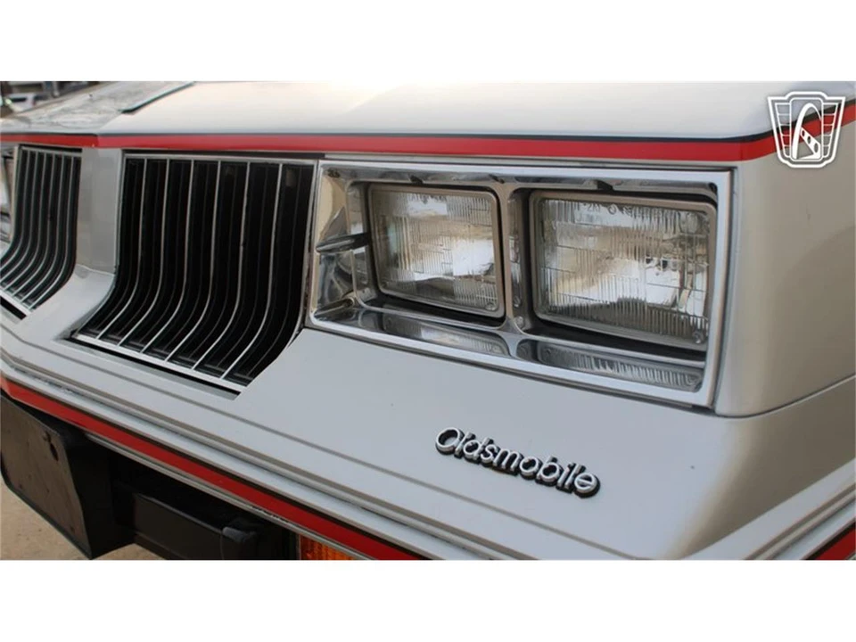 1984 Oldsmobile Calais - Image 29 of 31