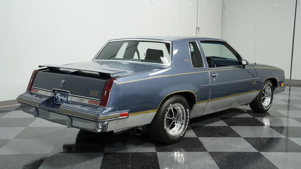 1984 Oldsmobile Cutlass 5th Gen - Image 11 of 12