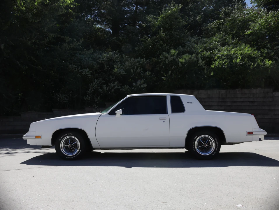 1984 Oldsmobile Cutlass Supreme - Image 10 of 31