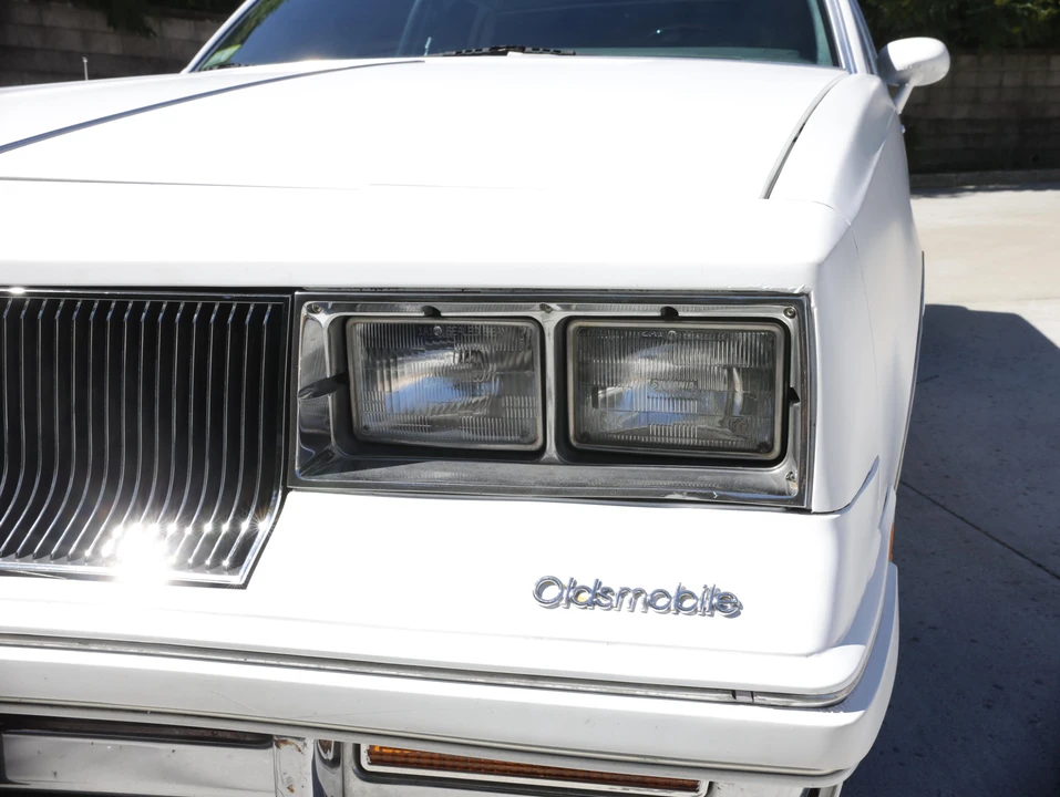 1984 Oldsmobile Cutlass Supreme - Image 19 of 31