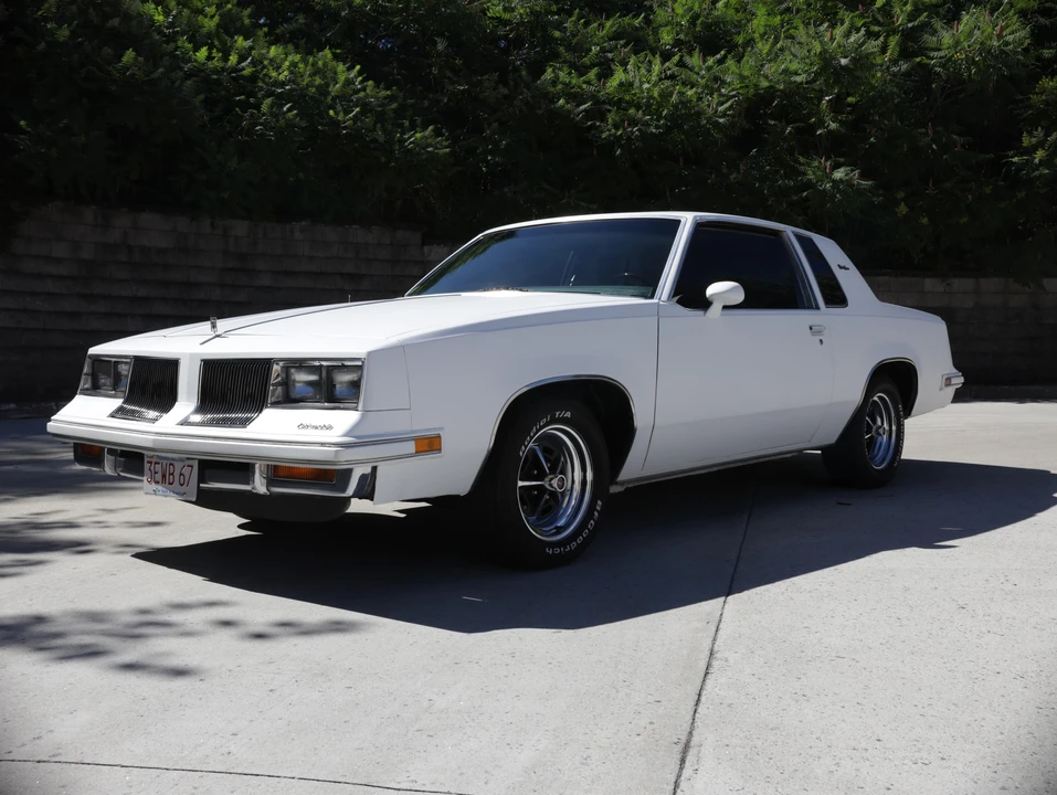 1984 Oldsmobile Cutlass Supreme - Image 8 of 31