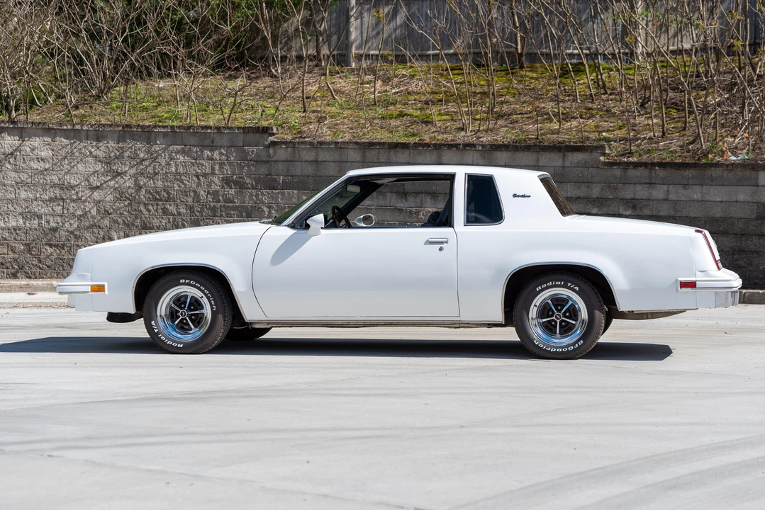 1984 Oldsmobile Cutlass Supreme - Image 11 of 31