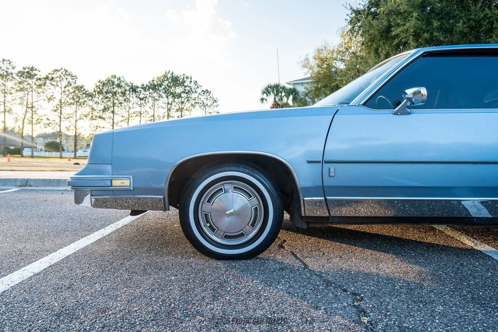 1984 Oldsmobile Cutlass Supreme - Image 4 of 12