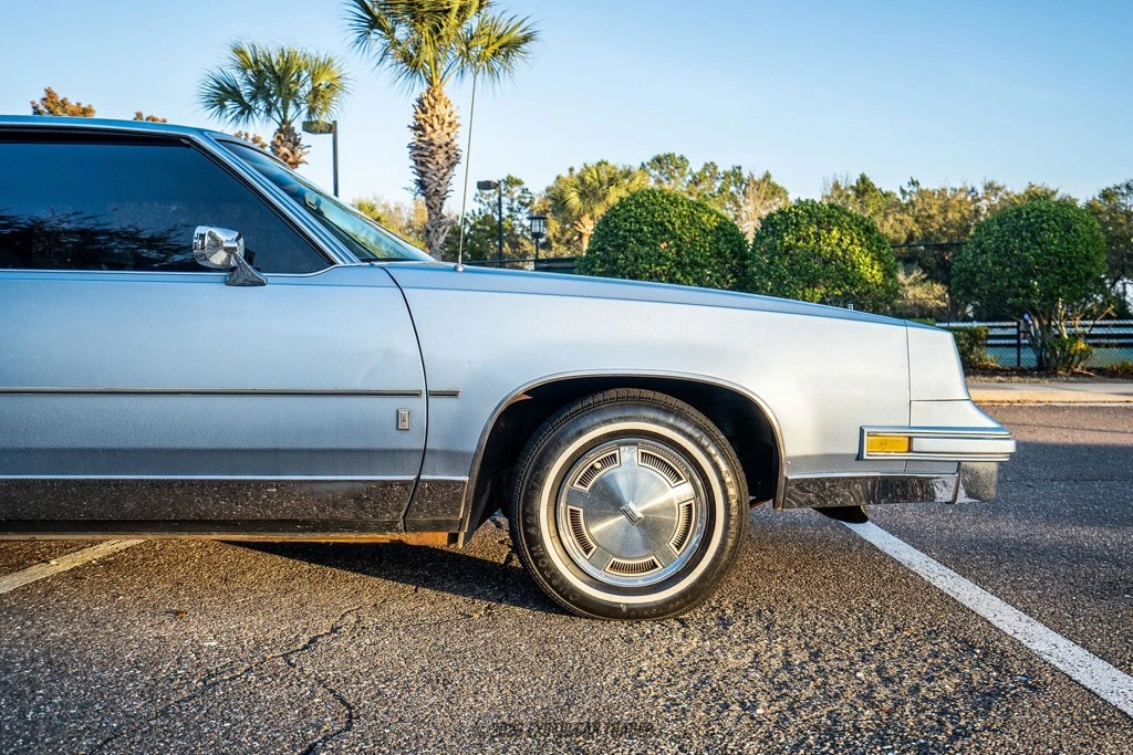 1984 Oldsmobile Cutlass Supreme - Image 11 of 12