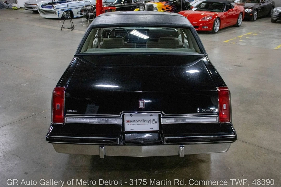 1984 Oldsmobile Cutlass Supreme - Image 5 of 12