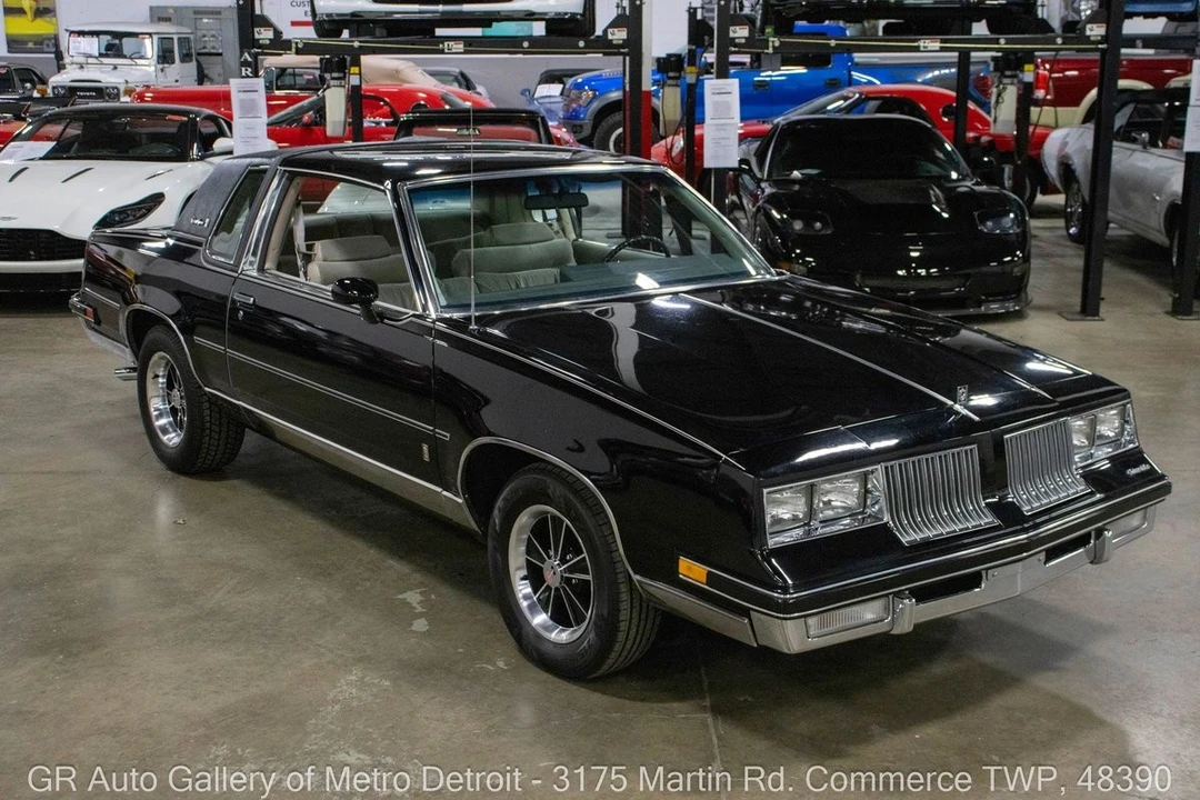 1984 Oldsmobile Cutlass Supreme - Image 9 of 12