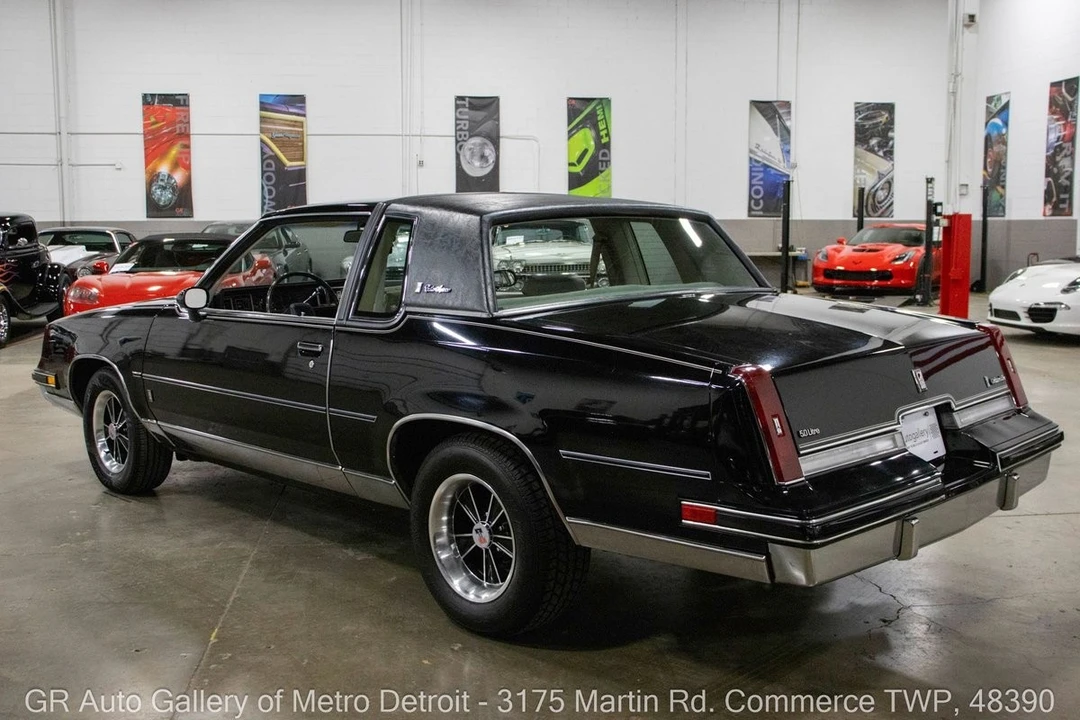 1984 Oldsmobile Cutlass Supreme - Image 4 of 12