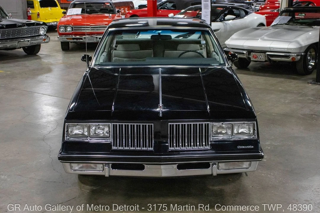 1984 Oldsmobile Cutlass Supreme - Image 11 of 12