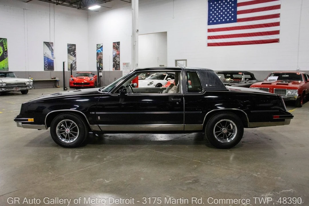 1984 Oldsmobile Cutlass Supreme - Image 3 of 12