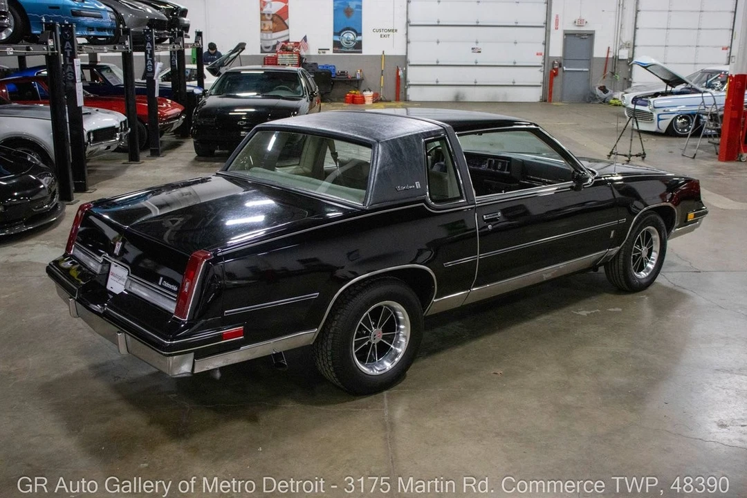 1984 Oldsmobile Cutlass Supreme - Image 7 of 12