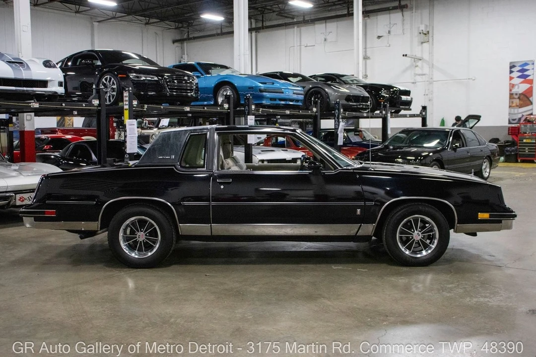 1984 Oldsmobile Cutlass Supreme - Image 8 of 12