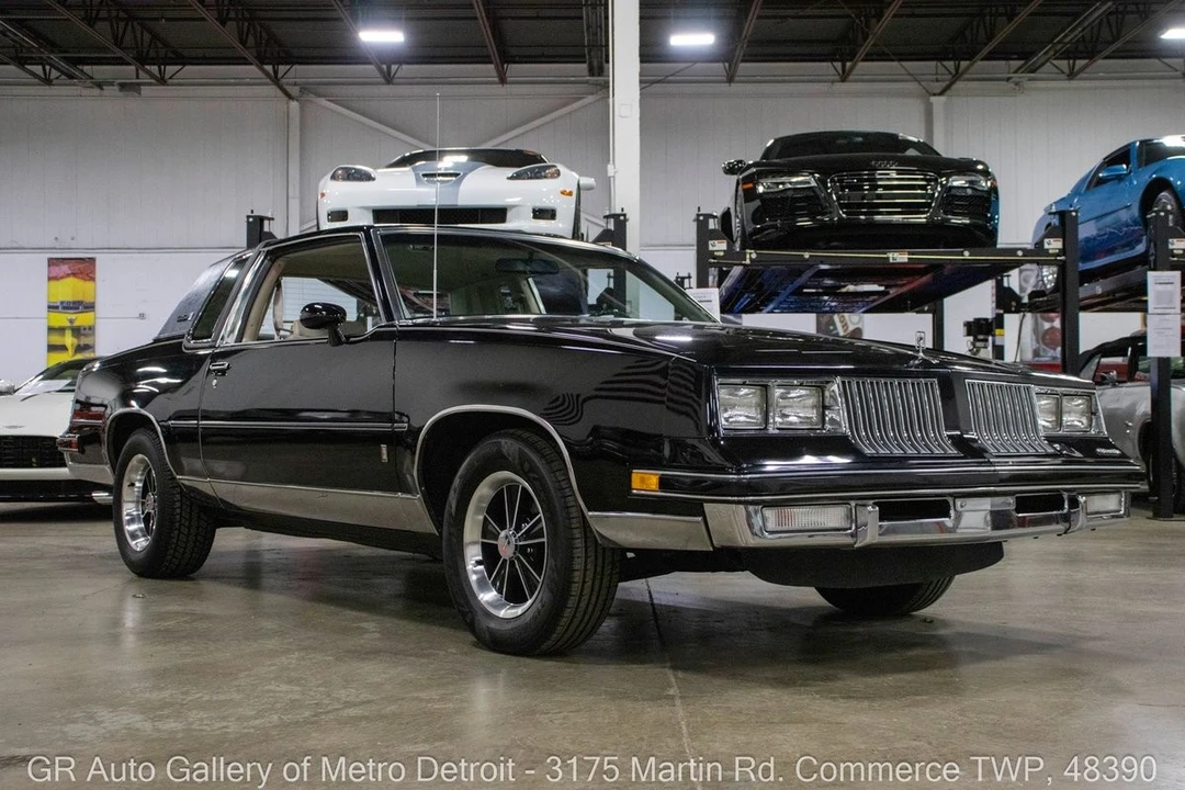 1984 Oldsmobile Cutlass Supreme - Image 10 of 12