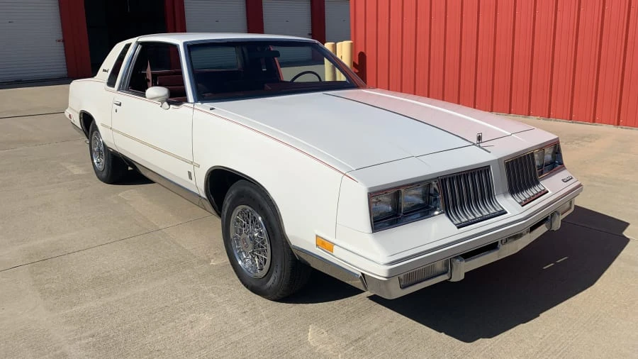 1984 Oldsmobile Cutlass Supreme - Image 6 of 17